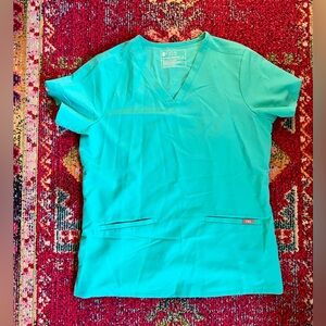 Figs Casma Three-Pocket Scrub Top